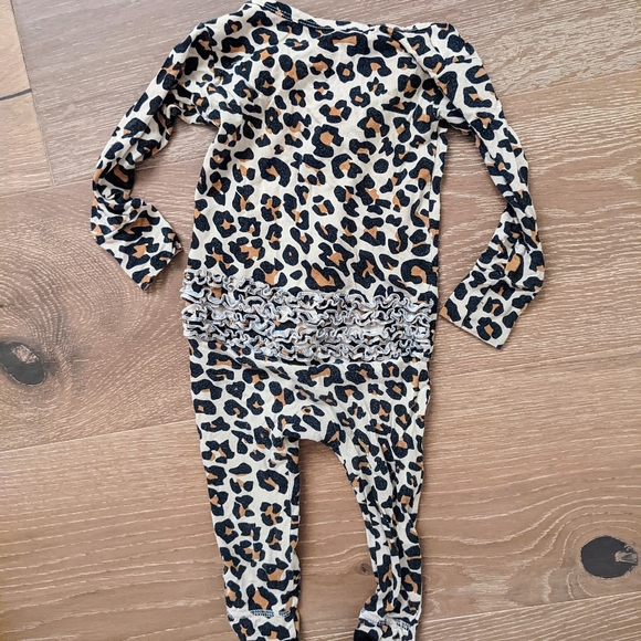 Posh Peanut Lana Leopard Ruffled Zipper Footie - Picture 3 of 5